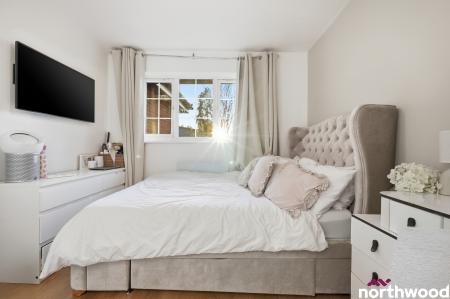 2 bedroom Cluster house for sale in Ongar Road, Brentwood, CM15