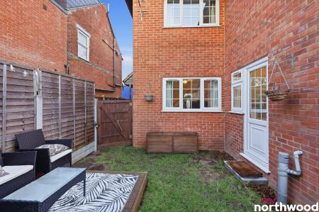 2 bedroom Cluster house for sale in Ongar Road, Brentwood, CM15