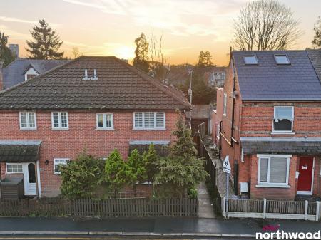 2 bedroom Cluster house for sale in Ongar Road, Brentwood, CM15