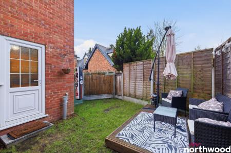 2 bedroom Cluster house for sale in Ongar Road, Brentwood, CM15