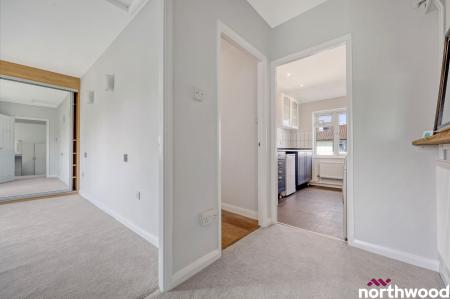 1 bedroom Maisonette for sale in Charnwood Avenue, Chelmsford, CM1