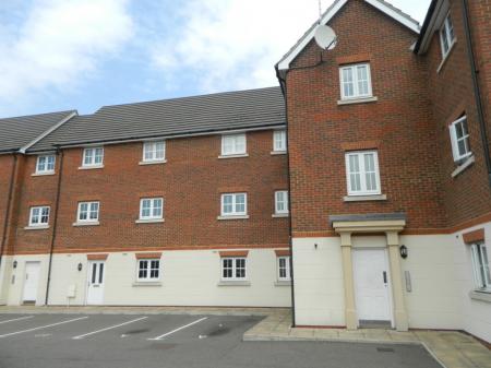 2 bedroom Flat for sale in Baden Powell Close, Great Baddow, CM2