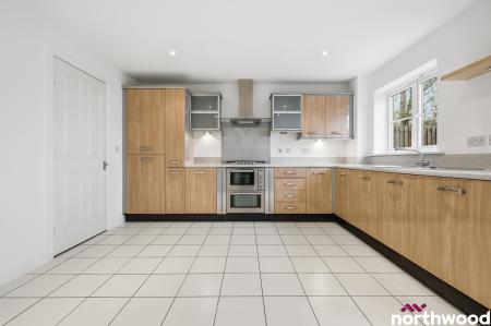 4 bedroom Terraced House for sale in Burghley Way, Chelmsford, CM2