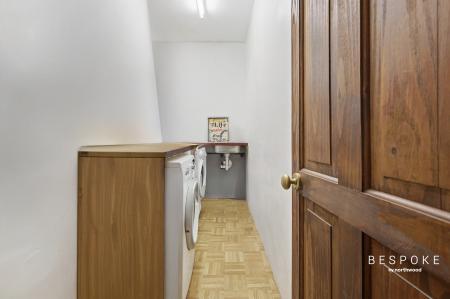 3 bedroom Detached bungalow for sale in Paradise Road, Writtle, CM1