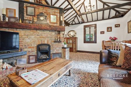 3 bedroom Detached bungalow for sale in Paradise Road, Writtle, CM1