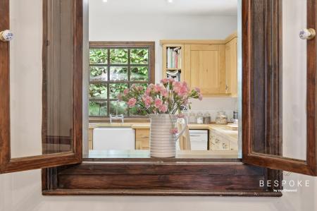 3 bedroom Detached bungalow for sale in Paradise Road, Writtle, CM1