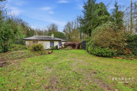 3 bedroom Detached bungalow for sale in Paradise Road, Writtle, CM1