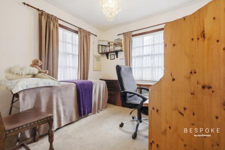 3 bedroom Detached bungalow for sale in Paradise Road, Writtle, CM1