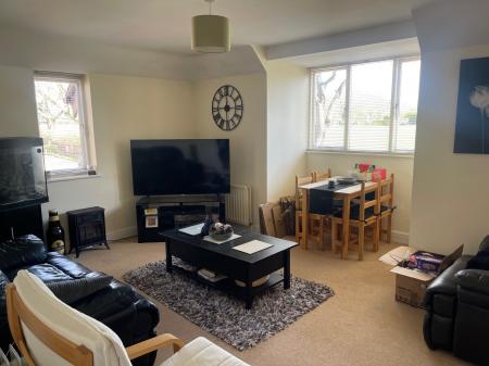 2 bedroom Flat to let in Summerfields, Ingatestone, CM4