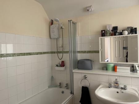 2 bedroom Flat to let in Summerfields, Ingatestone, CM4