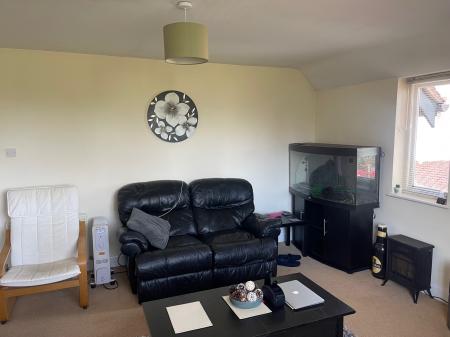 2 bedroom Flat to let in Summerfields, Ingatestone, CM4