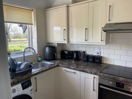 2 bedroom Flat to let in Summerfields, Ingatestone, CM4