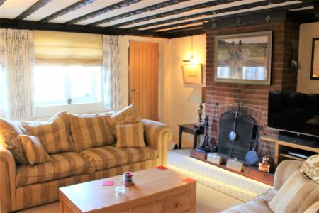 2 bedroom Flat to let in Roman Road, Mountnessing, CM15