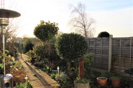 2 bedroom Flat to let in Roman Road, Mountnessing, CM15