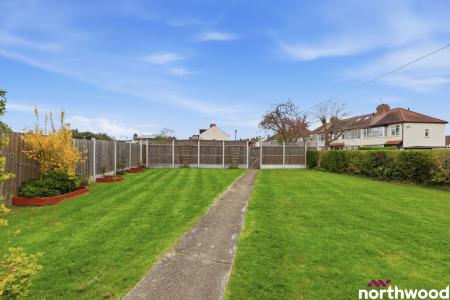 3 bedroom Detached house to let in Writtle Road, Chelmsford, CM1