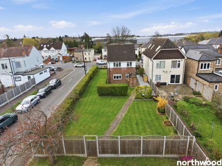3 bedroom Detached house to let in Writtle Road, Chelmsford, CM1