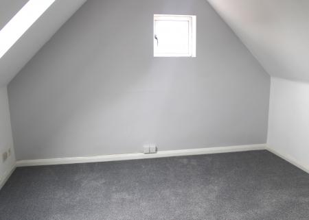 3 bedroom Flat to let in High Street, Ingatestone, CM4