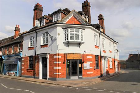 High Street, Ingatestone, CM4