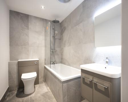 2 bedroom Flat to let in Roman Road, Mountnessing, CM15