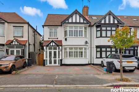 4 bedroom End of terrace house to let in Headley Drive, Ilford, IG2