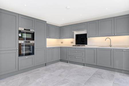 5 bedroom Town house to let in Fairfield, Ingatestone, CM4