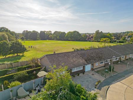 5 bedroom Town house to let in Fairfield, Ingatestone, CM4