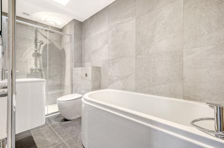 5 bedroom Town house to let in Fairfield, Ingatestone, CM4
