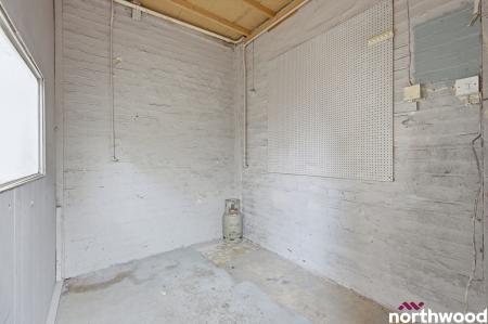 2 bedroom Commercial Property to let in Springfield Road, Springfield, Chelmsford, CM2