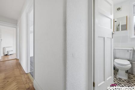 2 bedroom Commercial Property to let in Springfield Road, Springfield, Chelmsford, CM2