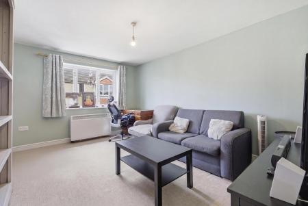 1 bedroom Flat to let in Parkinson Drive, Chelmsford, CM1