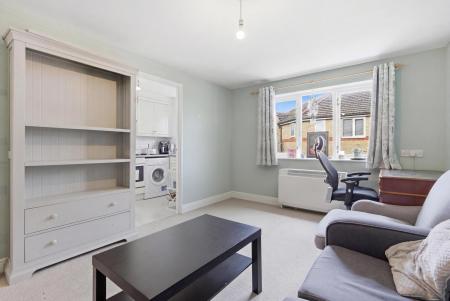 1 bedroom Flat to let in Parkinson Drive, Chelmsford, CM1