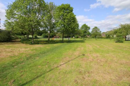 3 bedroom Terraced House to let in Sheppard Drive, Chelmsford, CM2