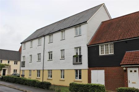 2 bedroom Flat to let in Flitch Green