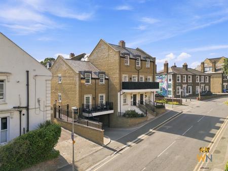 1 bedroom Flat for sale in 2 Primrose Hill, Crown Street, Brentwood, CM14