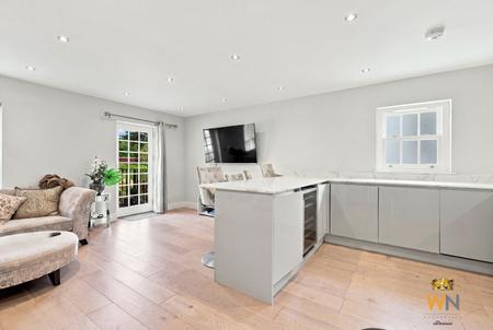 1 bedroom Flat for sale in 2 Primrose Hill, Crown Street, Brentwood, CM14
