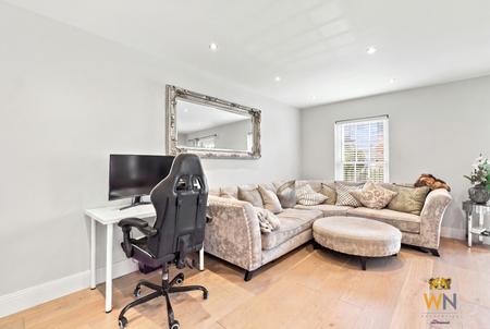 1 bedroom Flat for sale in 2 Primrose Hill, Crown Street, Brentwood, CM14