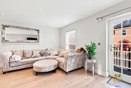 1 bedroom Flat for sale in 2 Primrose Hill, Crown Street, Brentwood, CM14
