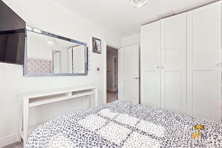 1 bedroom Flat for sale in 2 Primrose Hill, Crown Street, Brentwood, CM14