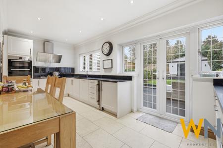 4 bedroom Detached house for sale in Alexander Lane, Shenfield, Brentwood, CM15