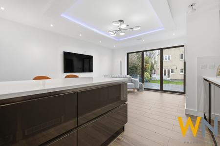 4 bedroom Detached house for sale in Alexander Lane, Shenfield, Brentwood, CM15