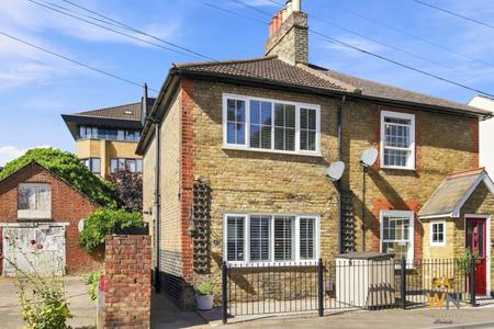 3 bedroom Semi-detached house for sale in Alfred Road, Brentwood, CM14