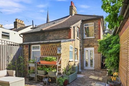 3 bedroom Semi-detached house for sale in Alfred Road, Brentwood, CM14