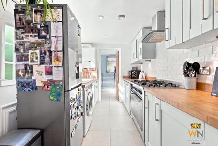 3 bedroom Semi-detached house for sale in Alfred Road, Brentwood, CM14