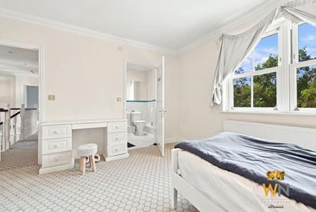 5 bedroom Detached house for sale in Arbour Lane, Springfield, Chelmsford, CM1