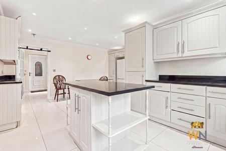 5 bedroom Detached house for sale in Arbour Lane, Springfield, Chelmsford, CM1