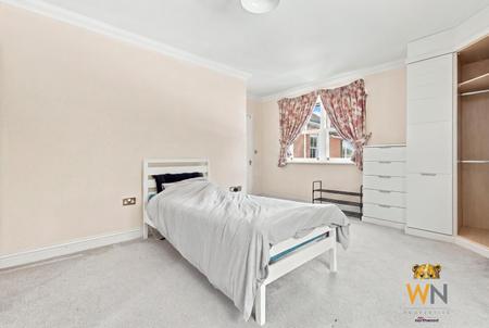 5 bedroom Detached house for sale in Arbour Lane, Springfield, Chelmsford, CM1