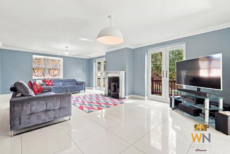5 bedroom Detached house for sale in Arbour Lane, Springfield, Chelmsford, CM1