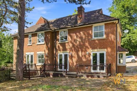 5 bedroom Detached house for sale in Arbour Lane, Springfield, Chelmsford, CM1