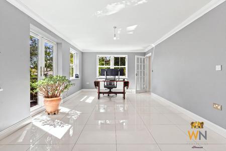 5 bedroom Detached house for sale in Arbour Lane, Springfield, Chelmsford, CM1