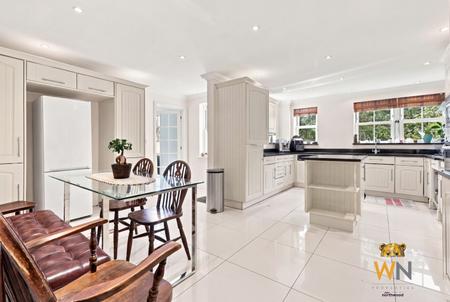5 bedroom Detached house for sale in Arbour Lane, Springfield, Chelmsford, CM1